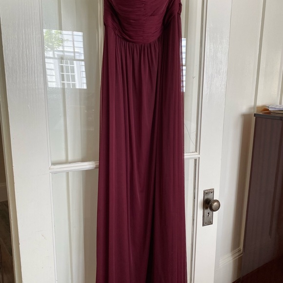 Lovely strapless Marina Merlot colored evening gown. Size 4 - Picture 4 of 6